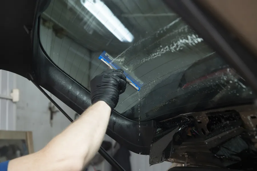 The Benefits Of Professional Window Tint Removal Services Phoenix, AZ The Benefits Of Professional Window Tint Removal Services Phoenix, AZ
